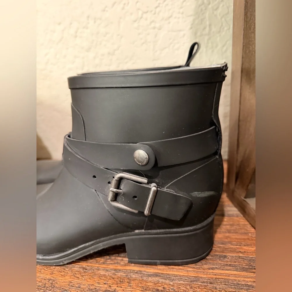 Black Rubber LUCKY BRAND Rindah Pull On Ankle Boots 7 rain boots perfect